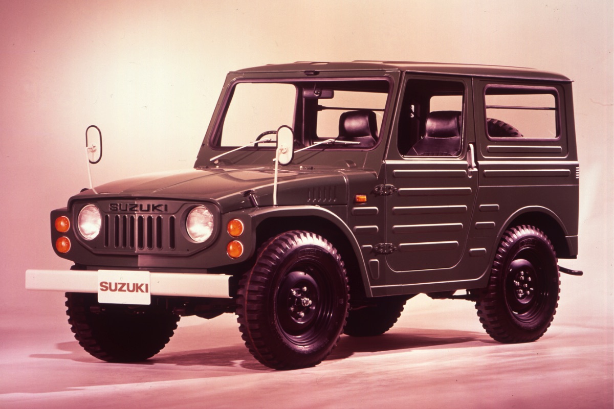 1975 - LJ50 a fost primul model Suzuki 4x4 exportat în Australia, fiind echipat cu un motor de 550 cm³.